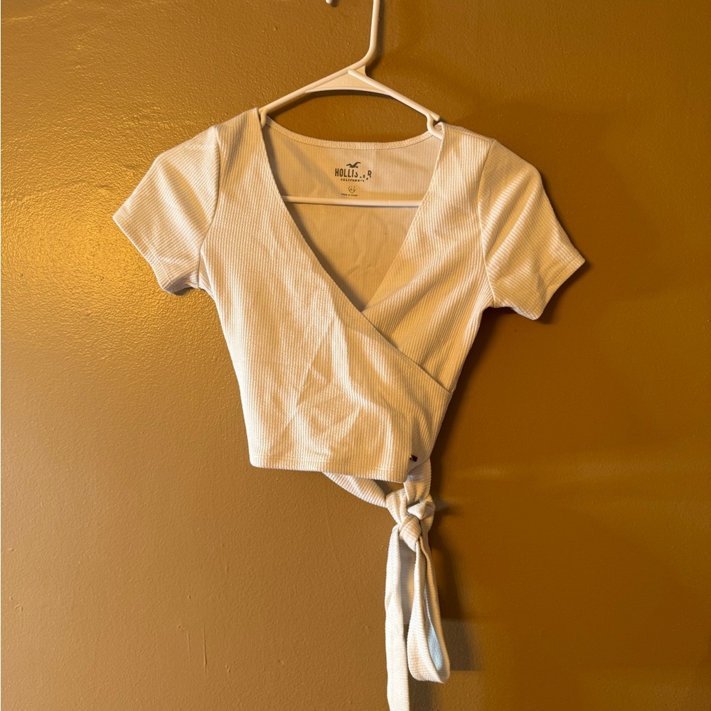 Hollister Women's Cream Wrap Top